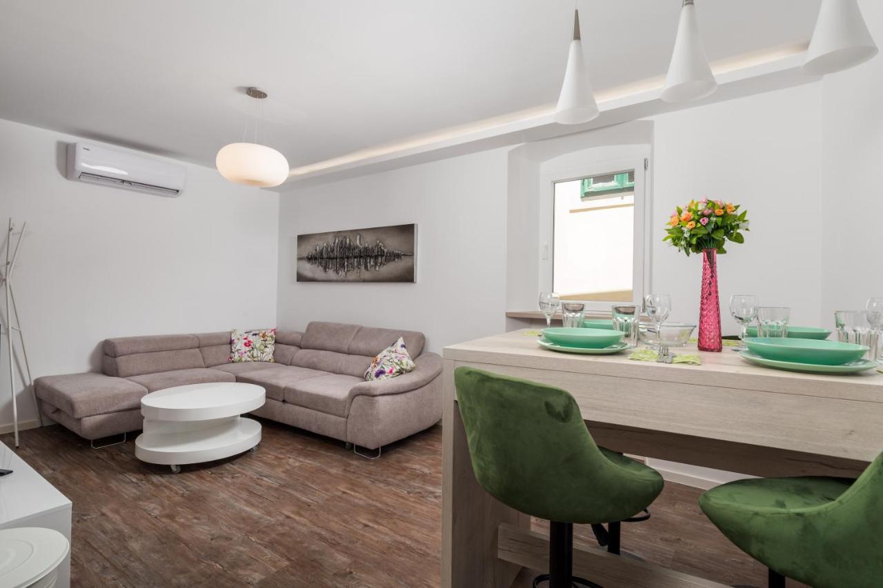 Central Apartments Dalmatina Rijeka Dış mekan fotoğraf