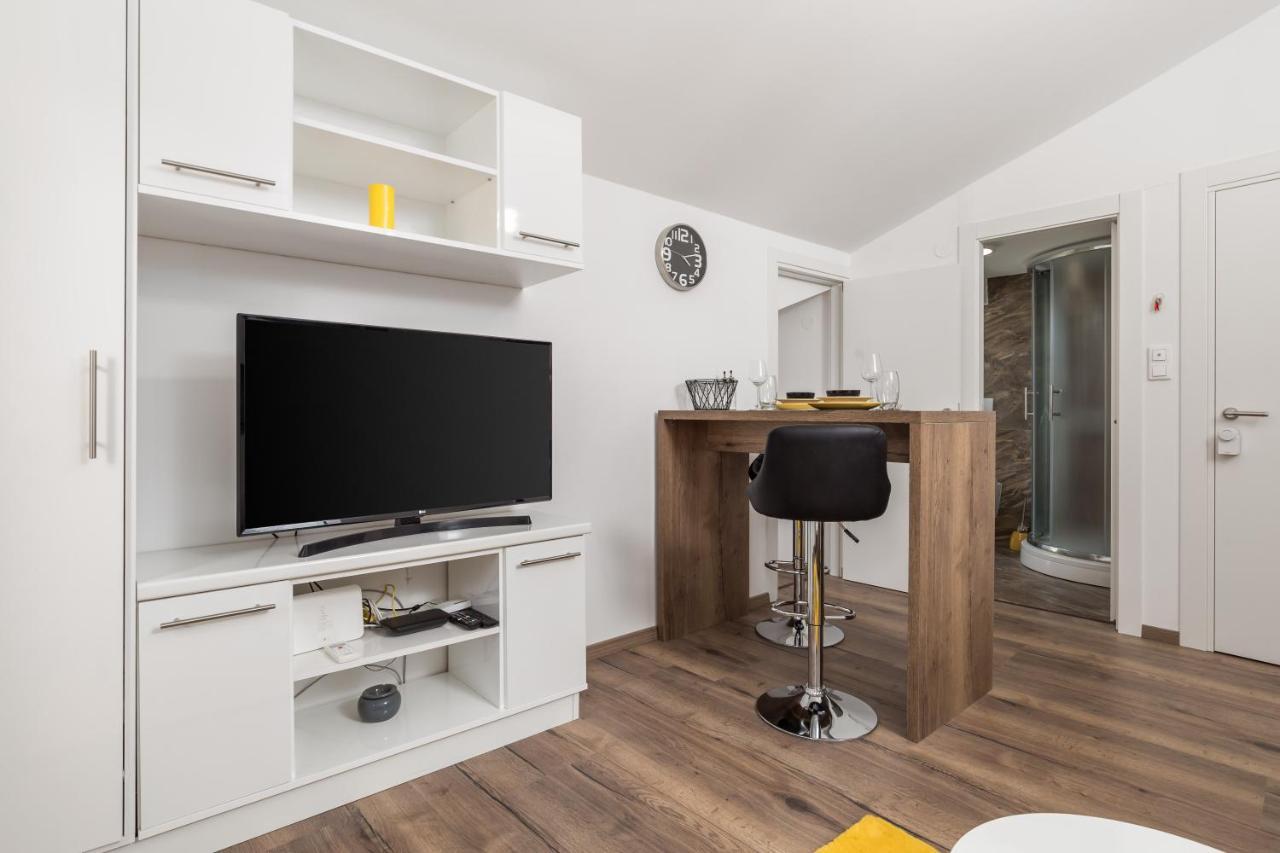 Central Apartments Dalmatina Rijeka Dış mekan fotoğraf