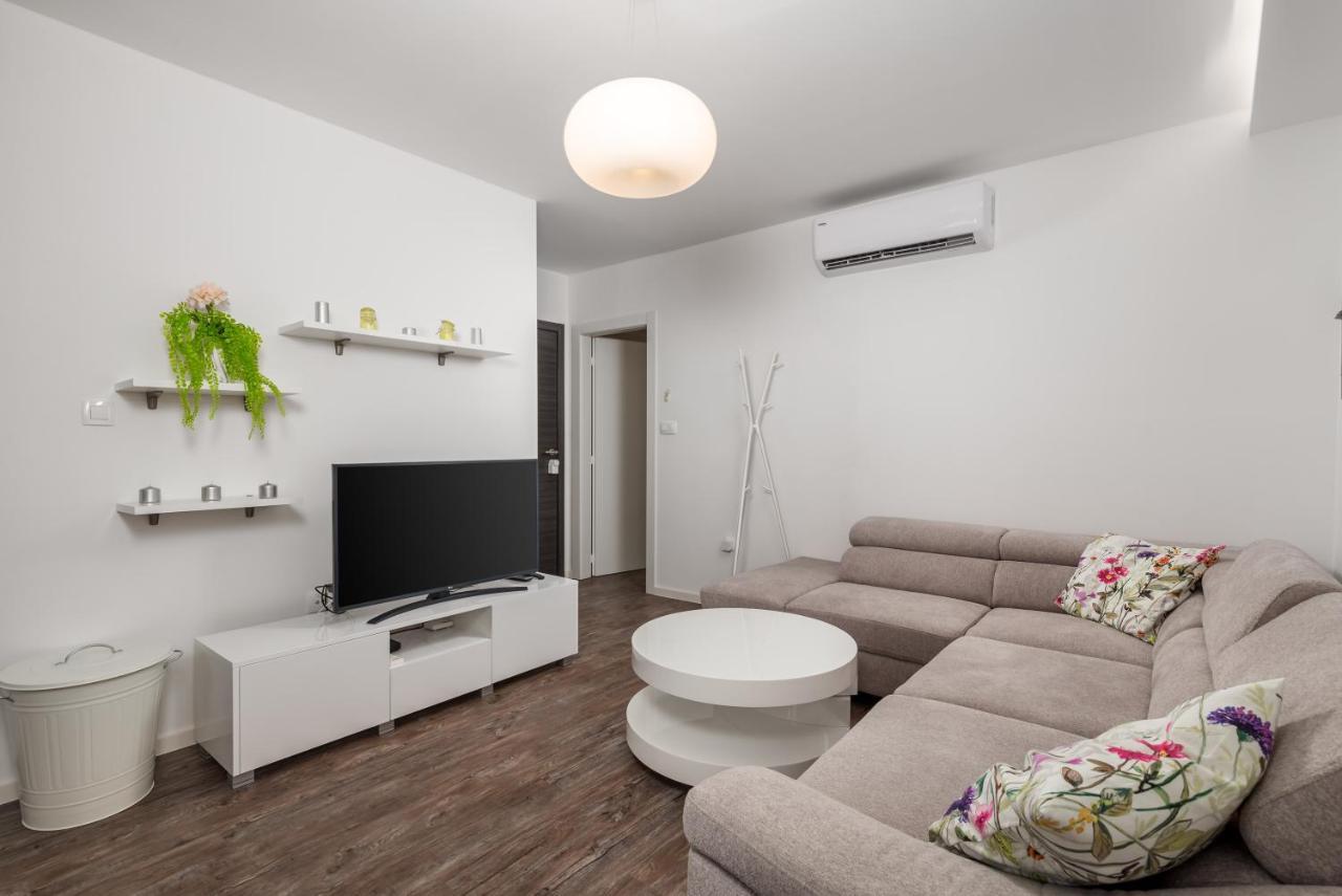Central Apartments Dalmatina Rijeka Dış mekan fotoğraf