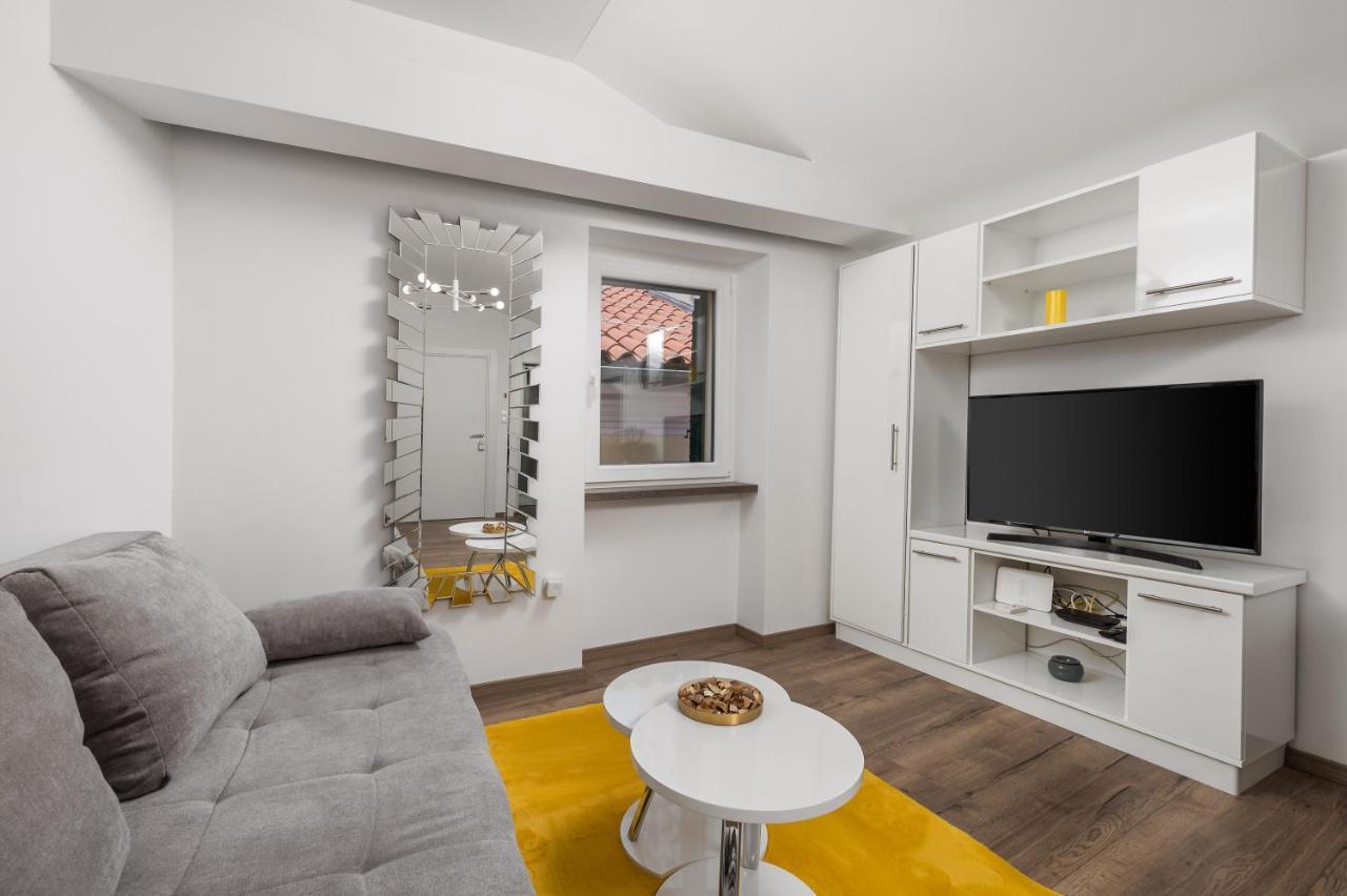 Central Apartments Dalmatina Rijeka Dış mekan fotoğraf